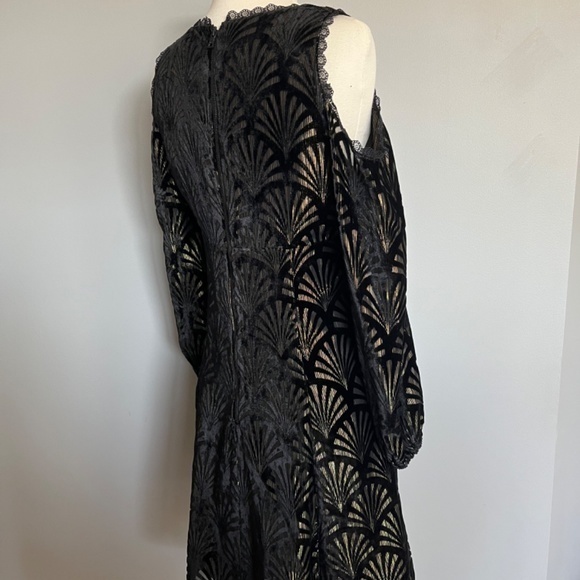 Alice + Olivia Aria Cold Shoulder Black Velvet Holiday Christmas Mini Dress 4 S - Picture 6 of 13
